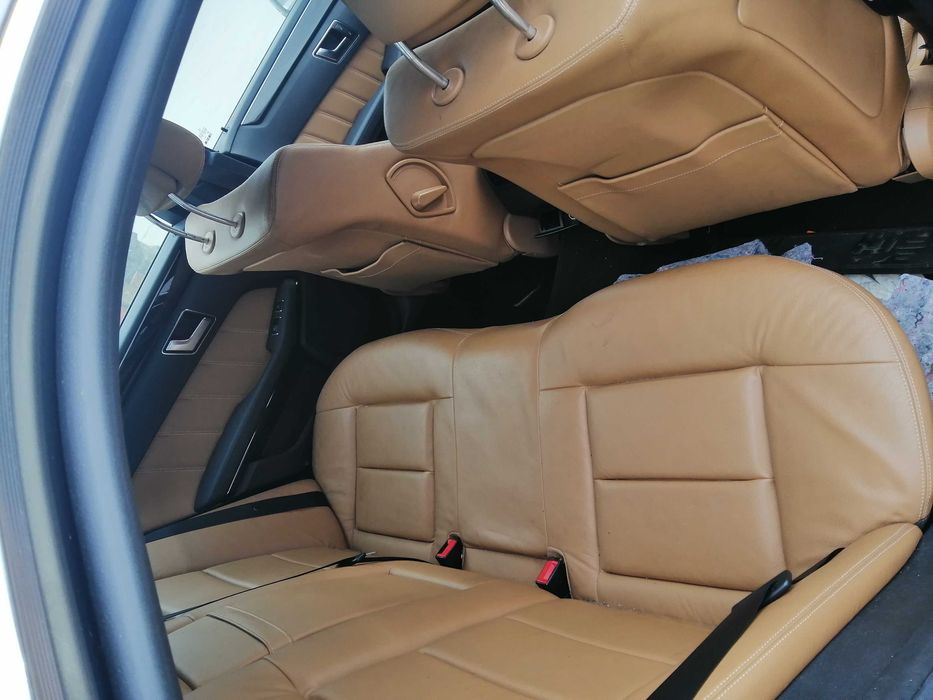 Dezmembram Mercedes E220