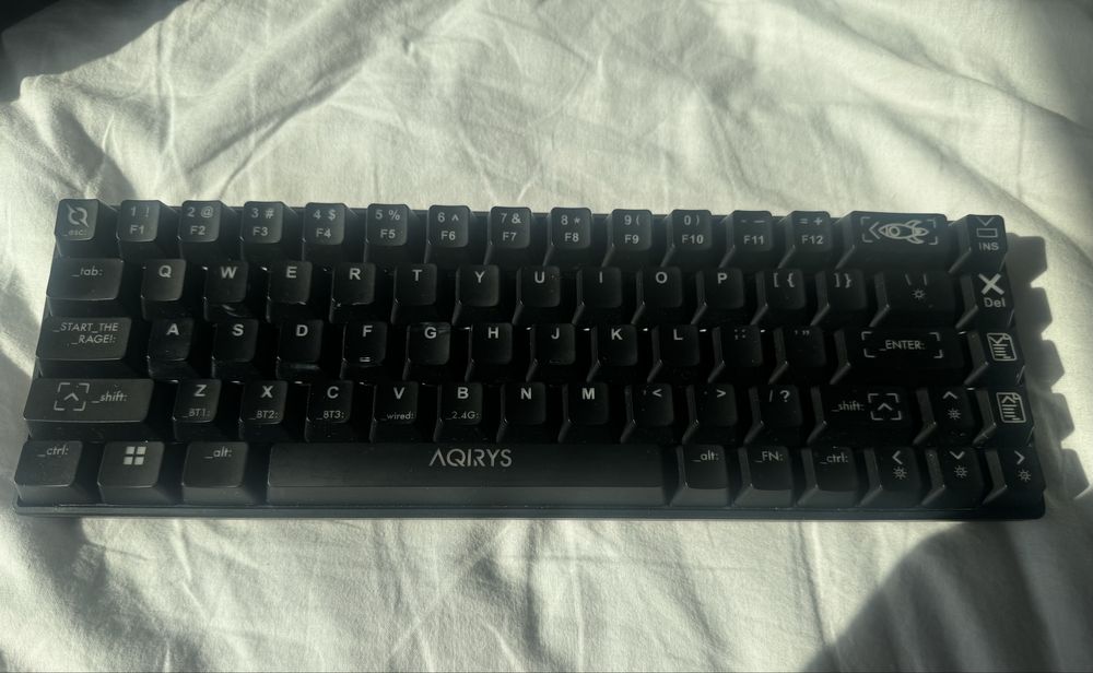 Tastatura aqirys mira