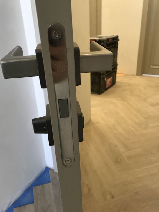 Установка дверей