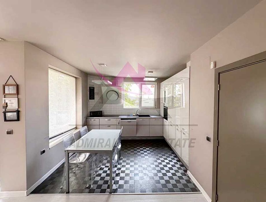 Дава се под наем Тристаен апартамент в Варна, Колхозен пазар - 86 кв.м за 665 € - Снимка #1