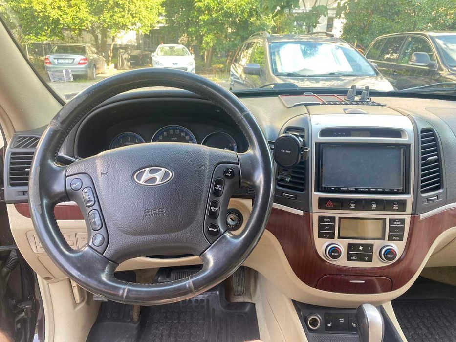 Джип Hyundai Santa Fe