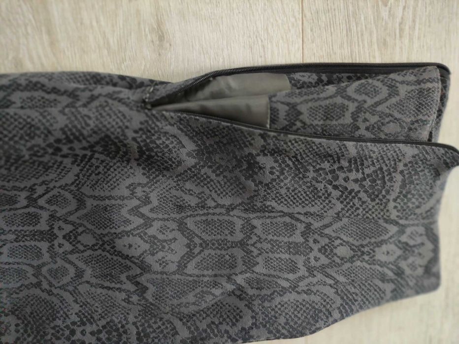 Елегантна дамска пола тип "молив"