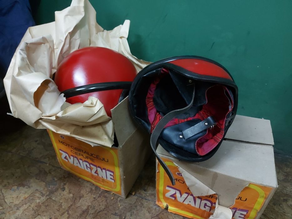 Мотоциклетная  каска (моргуновка) 1970г. выпуска  в упаковке.