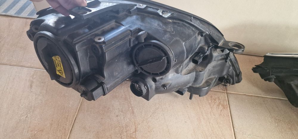 Продавам Bi-Led фарове за ML w164 (префейс)