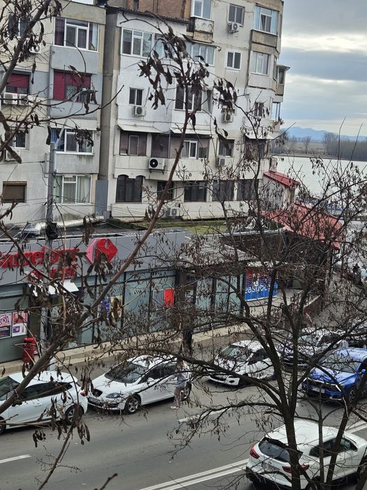 Vând 3 camere CENTRU!