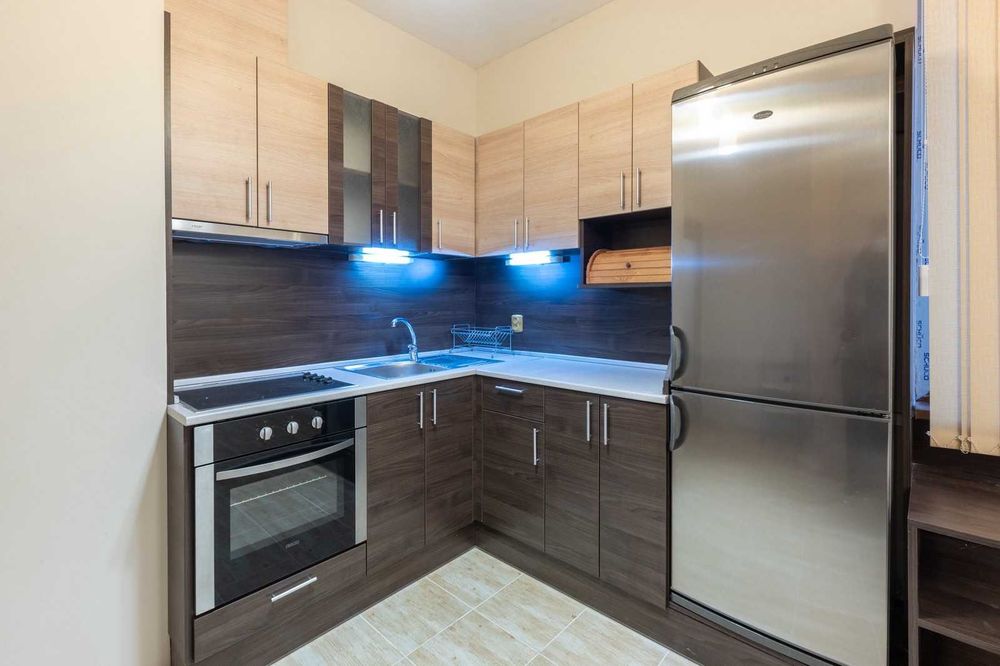Продава се Къща в Аксаково - 390 кв.м за 895 €/кв.м - Снимка #10