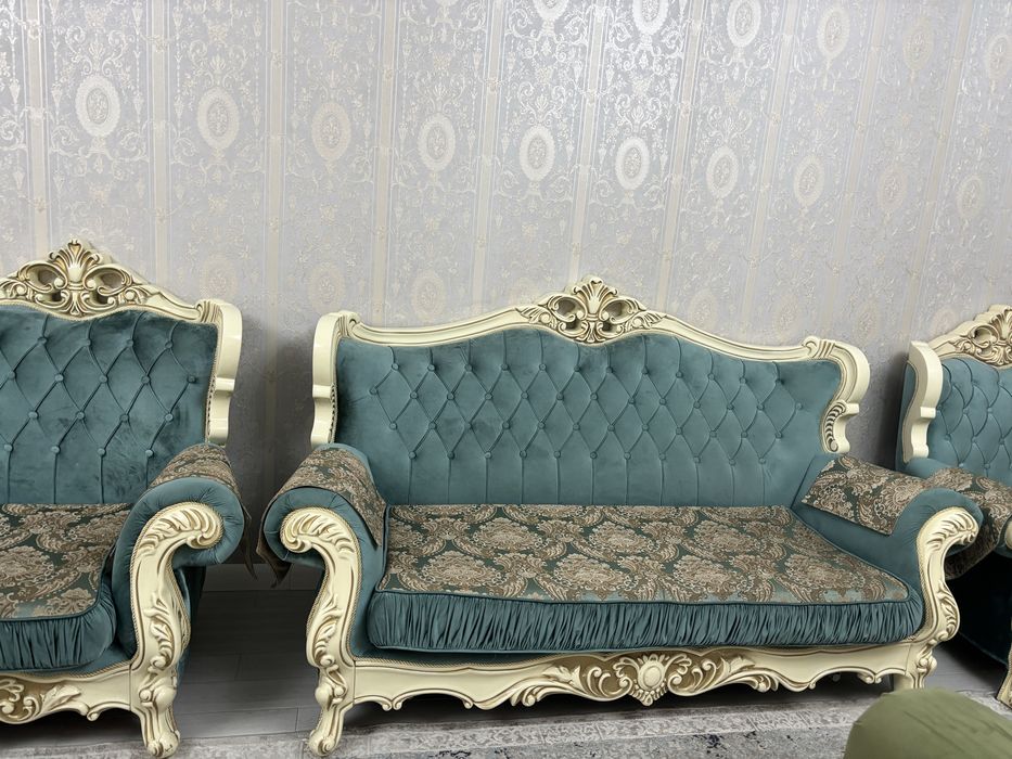 Мягкая мебель. Диван 2 кресла . Класика