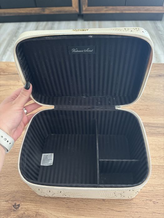 Geanta cosmetice Victoria’s Secret - travel make up rigid case