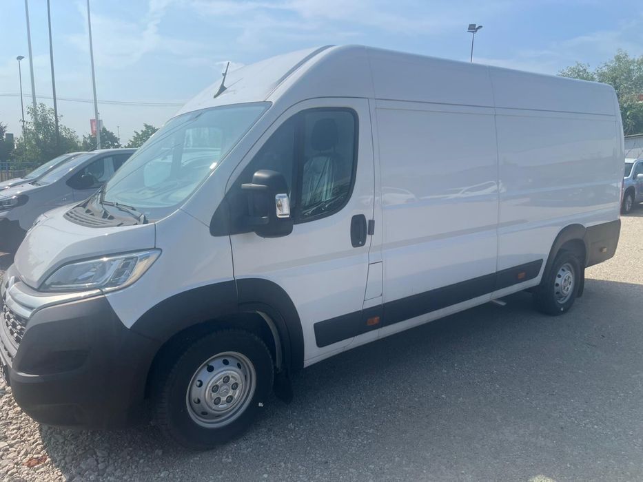 Inchiriez duba fara sofer