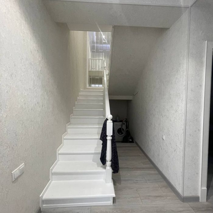 Киров олмазор кучада 2 этажли 1.7 сотиг 5 хона ховли жой сотилади