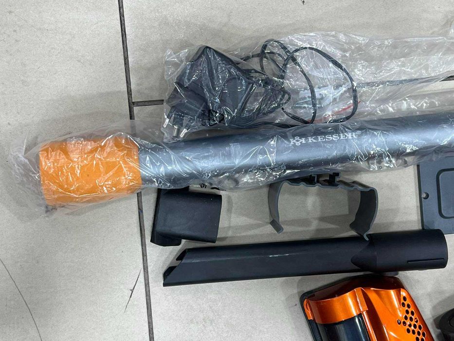 НОВА! Ръчна Прахосмукачка Kesser / 2 в 1