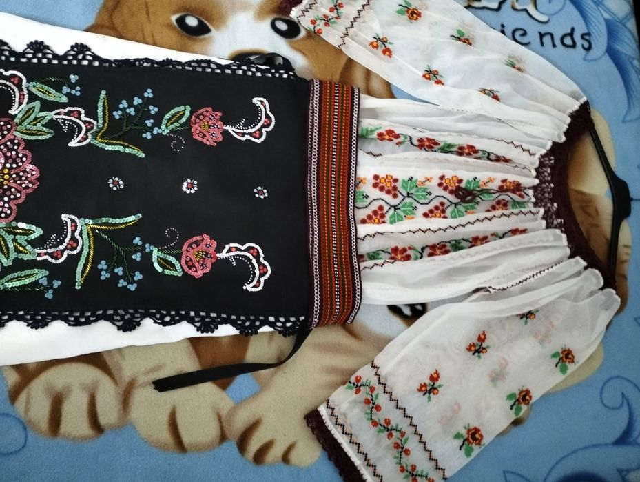 Costum popular damă