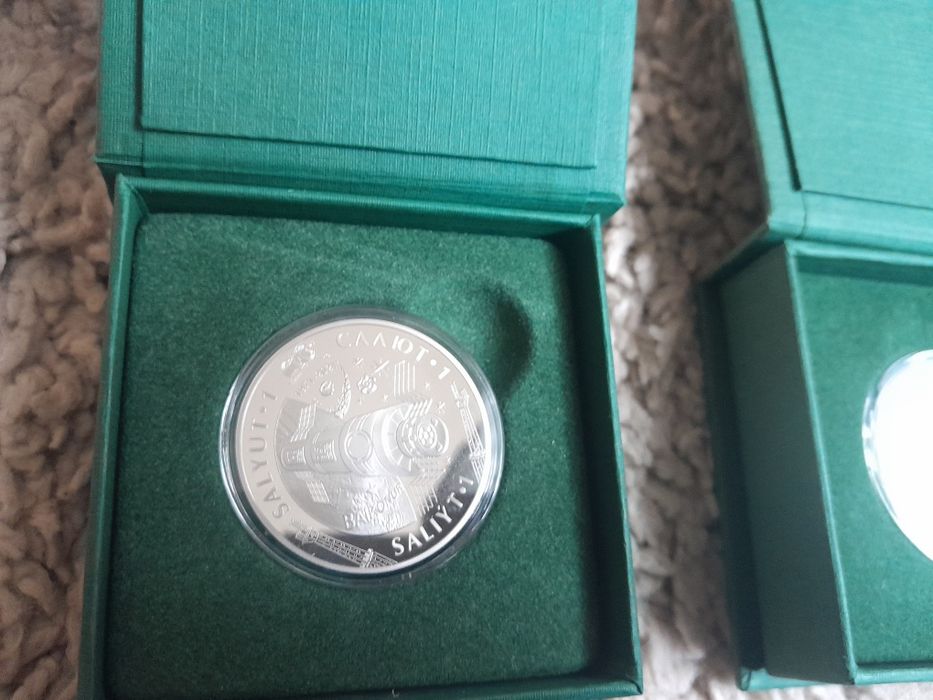 Монеты продам оптом.