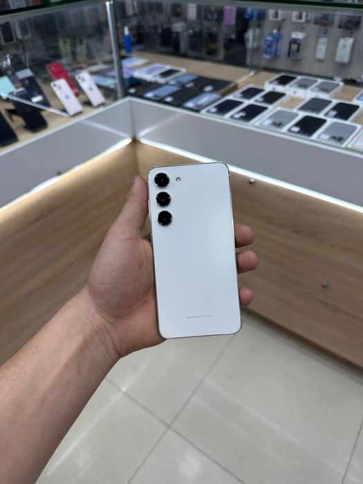 Samsung s 23.           .