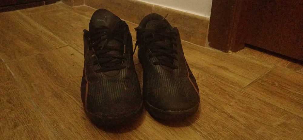 Ghete de fotbal Puma