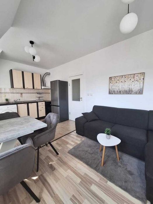 Двустаен имот в кв.Дружба 2