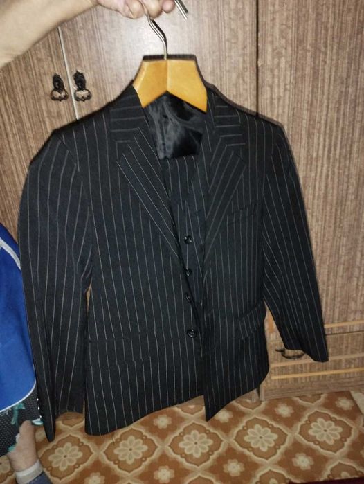 продам костюмы для детей