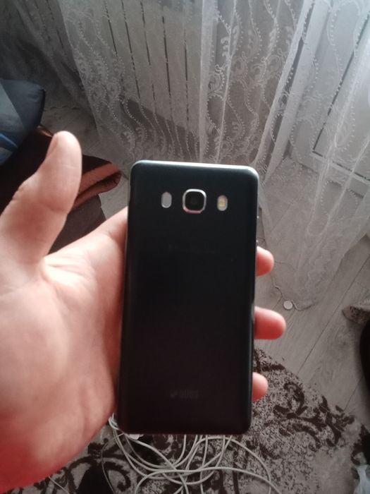 Продам Самсунг j5 и редми 9А