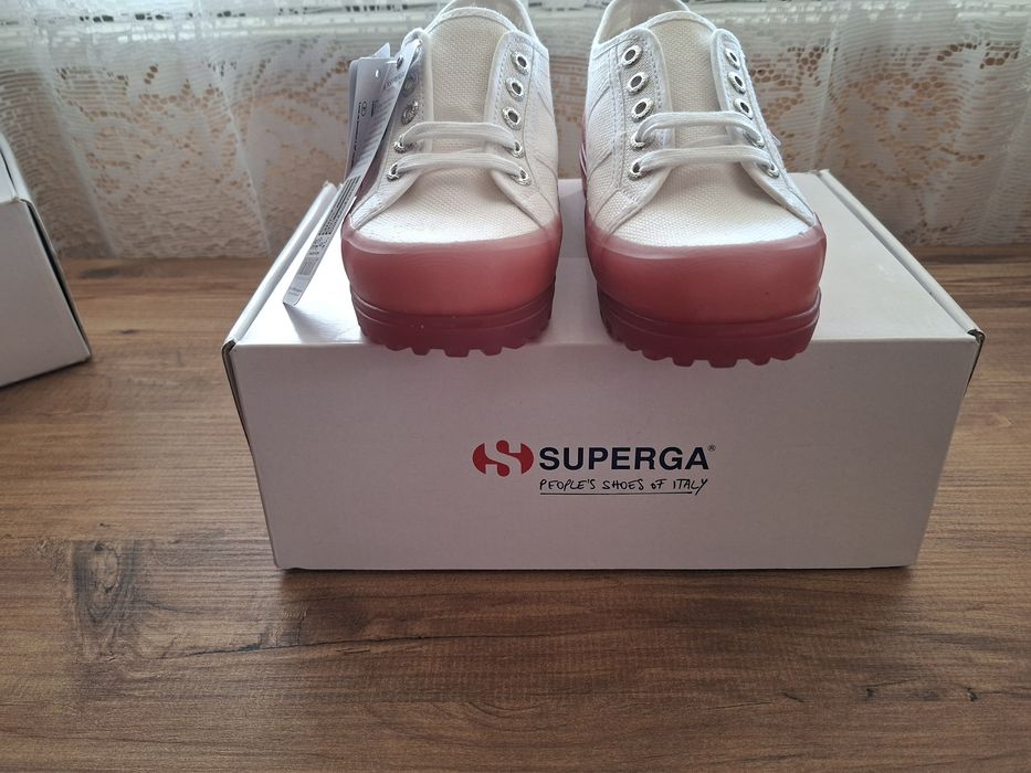 Tenesi dama marca Superga marimea 36