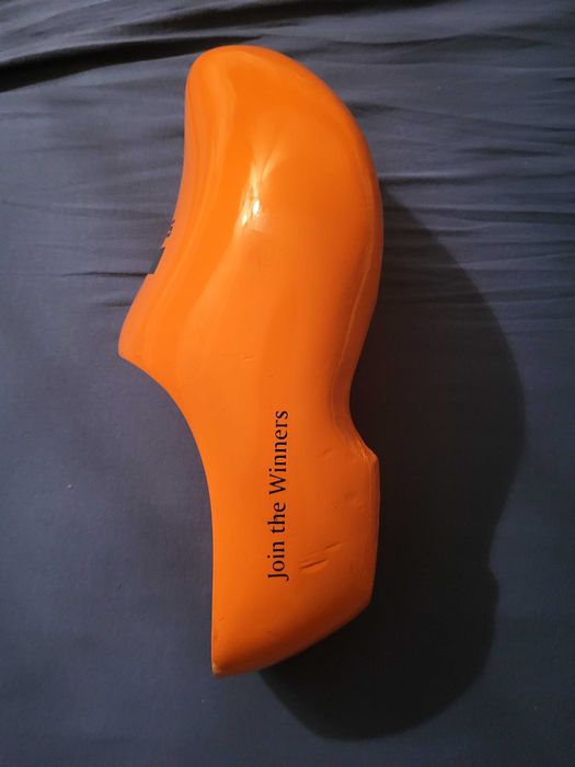 Дървена рекламна обувка