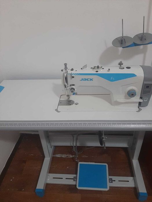 Производственная швейная машинка