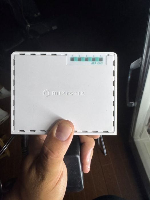 MikroTik hEX RB750Gr3 белый