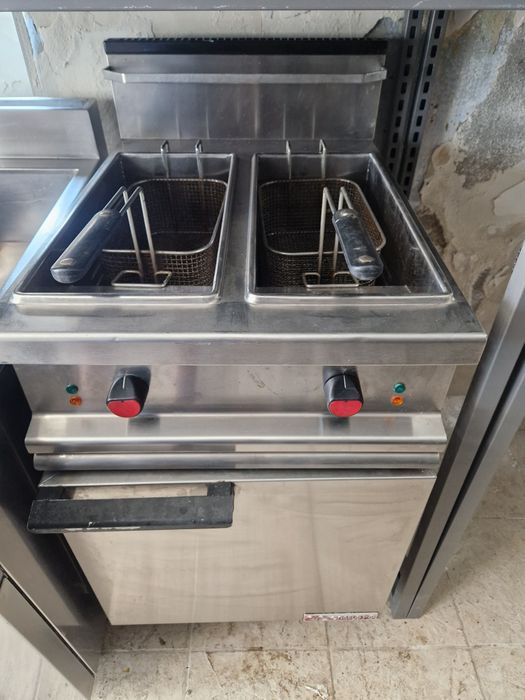 Friteuza dubla inox,  grill, alte aparate gatit