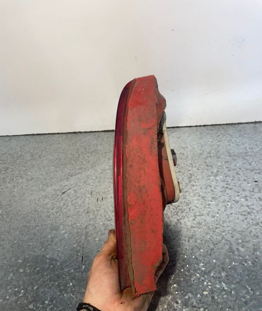 Lampa / Tripla stop stanga pe aripa Dacia Solenza prima generatie