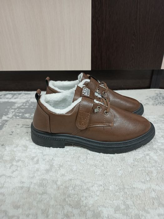 Продам мужские ботинки