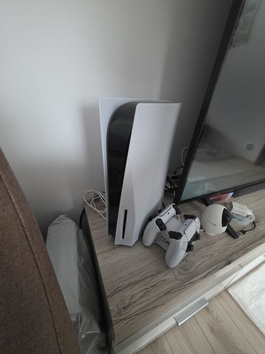 PS5 1TB Disk Edition + 5 Jocuri