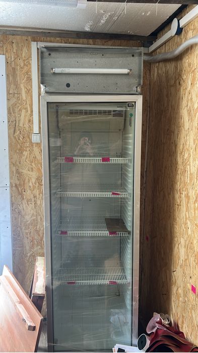 Холодильник витринный