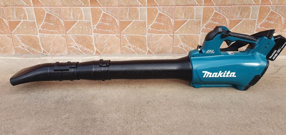 Suflanta makita.