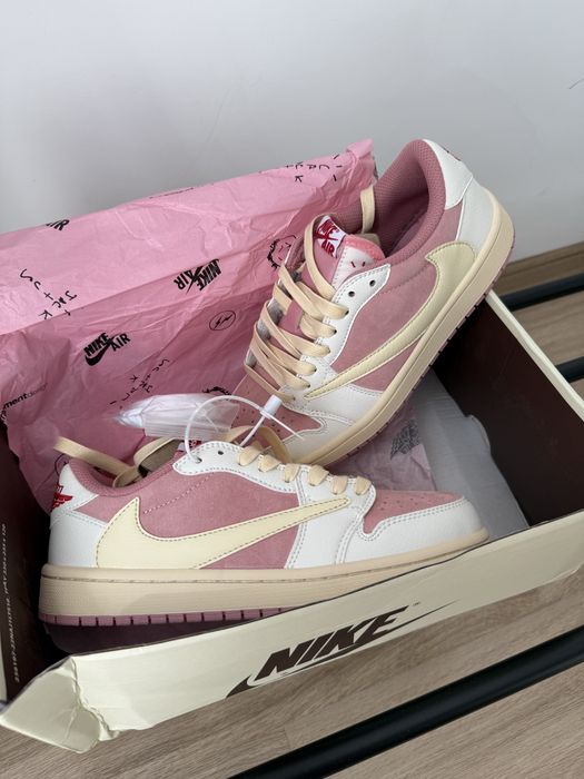 Nike Travis Scott обувки в размер 39 (24,5см)