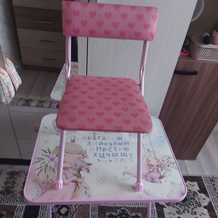 Продам детский столик