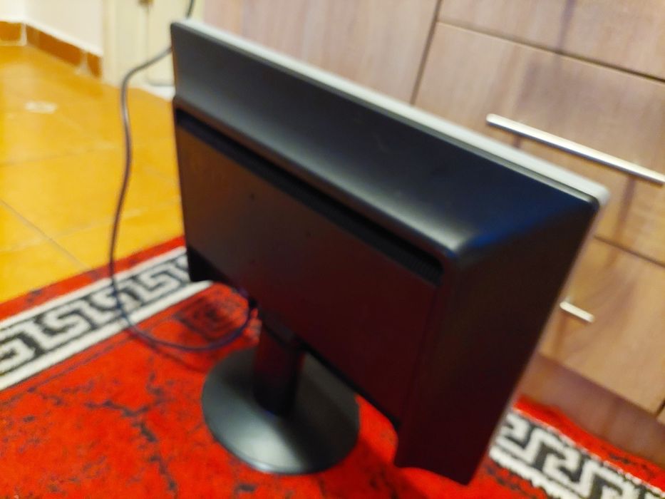 Monitor LG flatron ,diagonala 19 inch ,stare buna de functionare