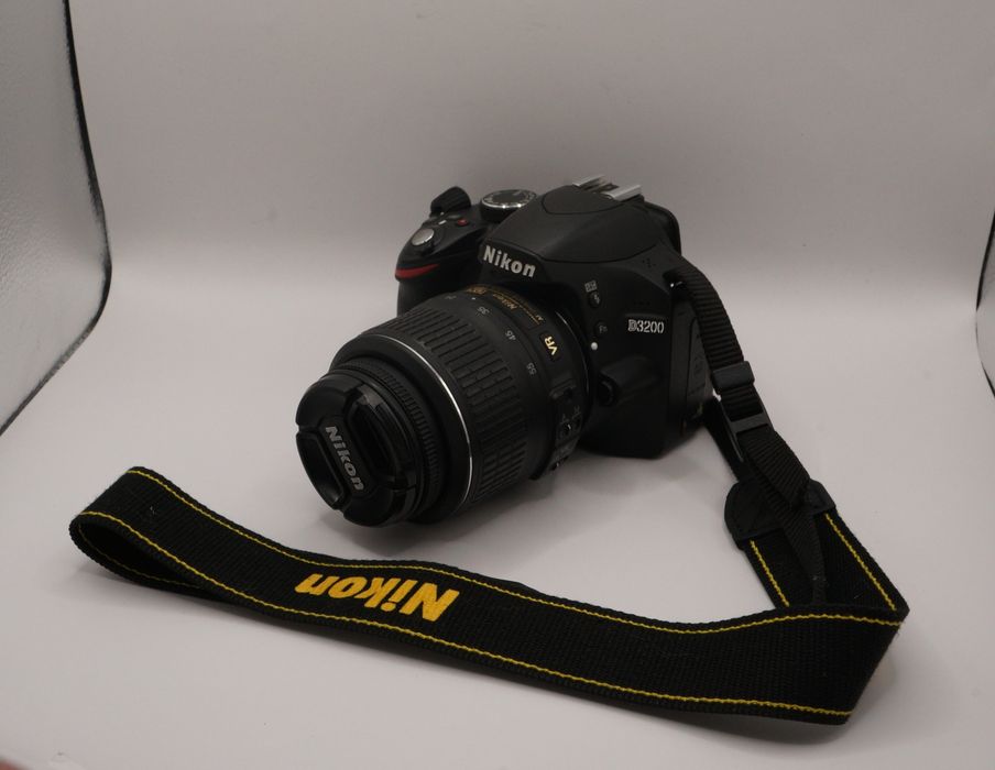 Продам фотоаппарат Nikon D3200