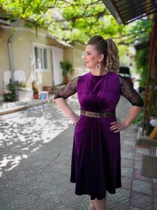 Rochie din catifea pt eveniment marimea 40 100 lei