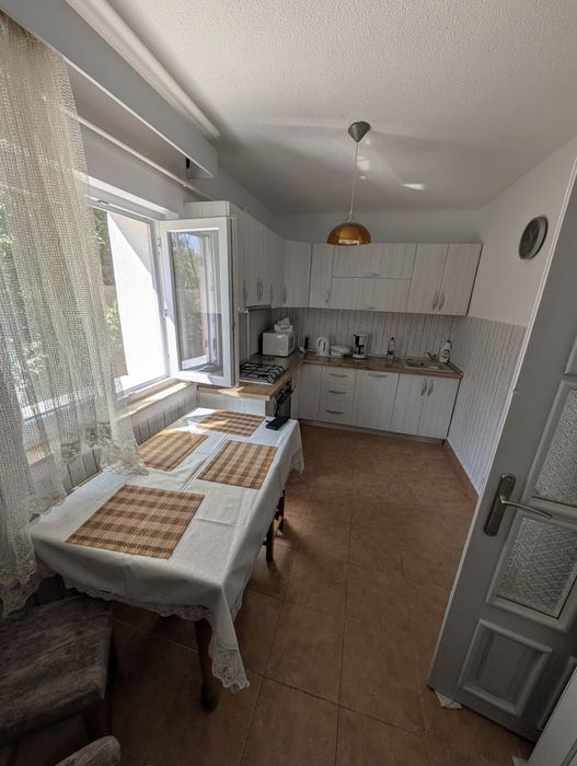 Apartament 3 camere, Obcini, langa universitate, complet utilat
