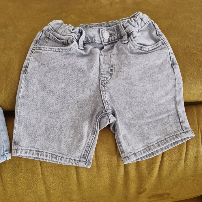 Pantaloni scuti zara matimea 116 și pantaloni scurți mărimea 104