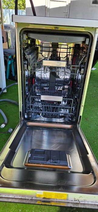 Vand masina de spalat vase Whirpool slim defecta