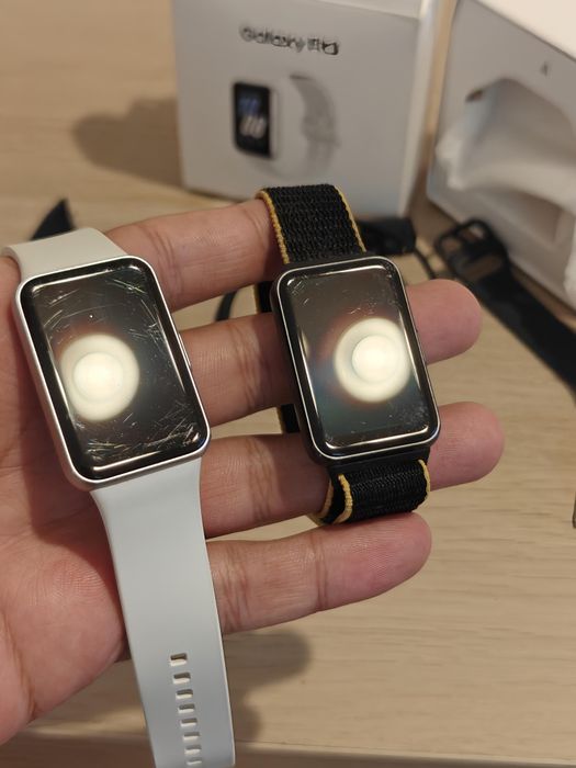 Galaxy Fit 3 (două ceasuri - utilizate)