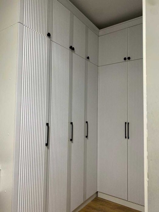 Продам встраиваемый шкаф