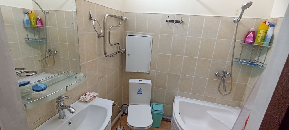 Дархонда Хамид олимжон метро,  41 м2 Бир хонали квартира сотмлади.