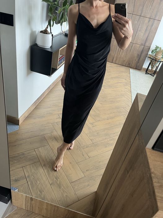 Черна рокля Zara