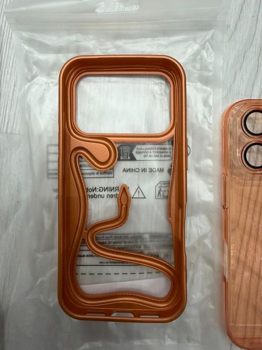 Продавам НОВИ калъфи 3 броя за Apple pro 17