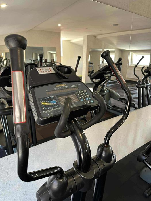 Bicicletă eliptică