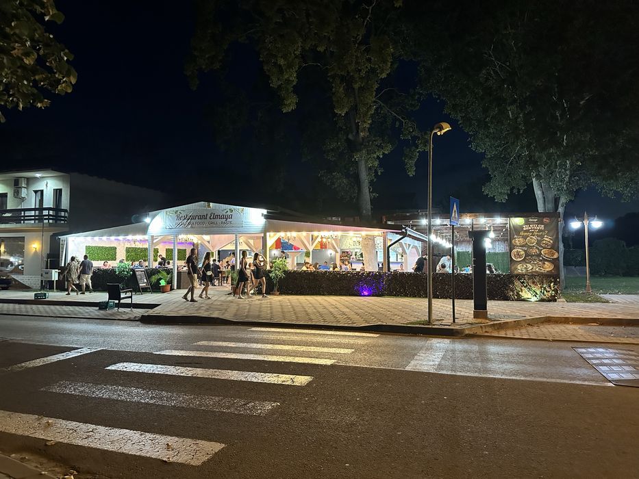 De vanzare afacere la cheie(Restaurant complet utilat + 5 cam.cu bai)