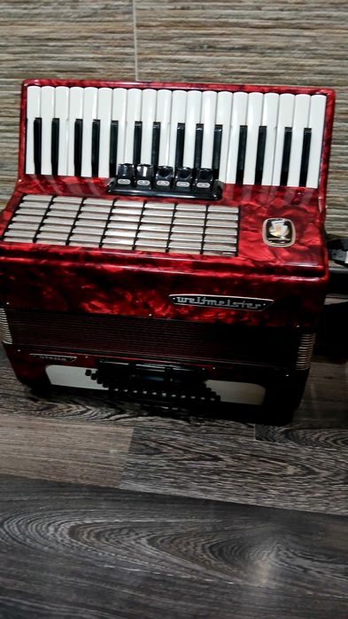 Акордеон Weltmeiyter 60баса