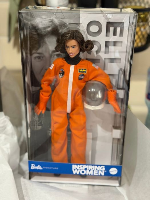 Barbie Inspiring Women Ellen Ochoa / барби
