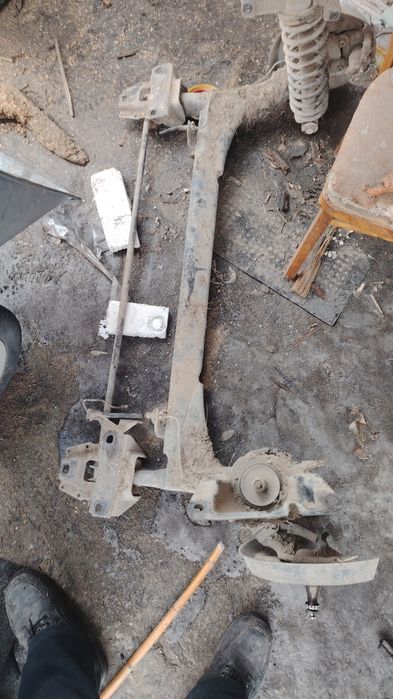 Продам запчасти на ауди б4 2.0